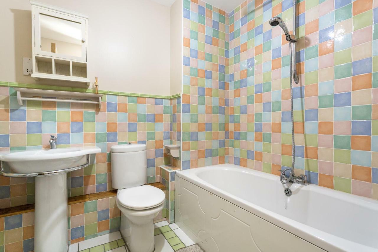 Stunning River View Apartment Londonderry