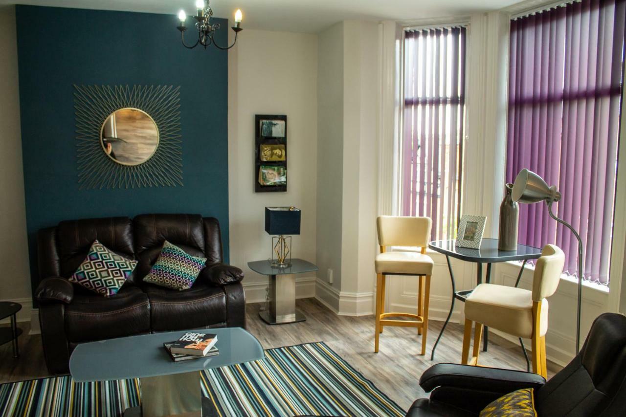 Lawrence Hill Apartment *