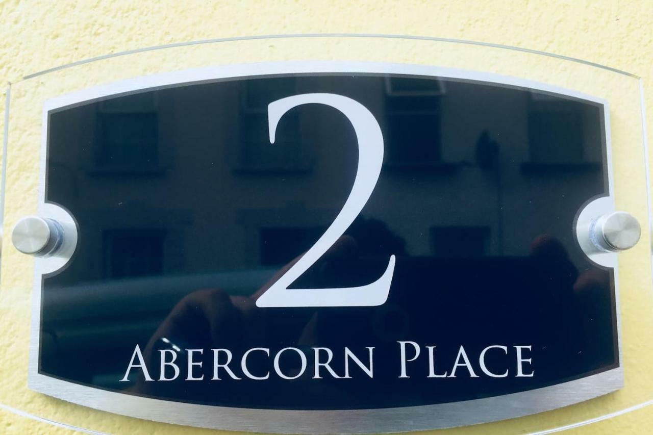 2 Abercorn Place -5 Minute Walk To City Centre - On Quiet Street. * Londonderry