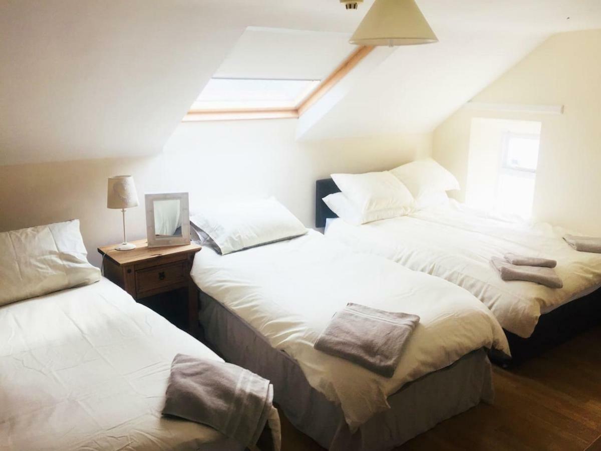 2 Abercorn Place -5 Minute Walk To City Centre - On Quiet Street. Holiday home