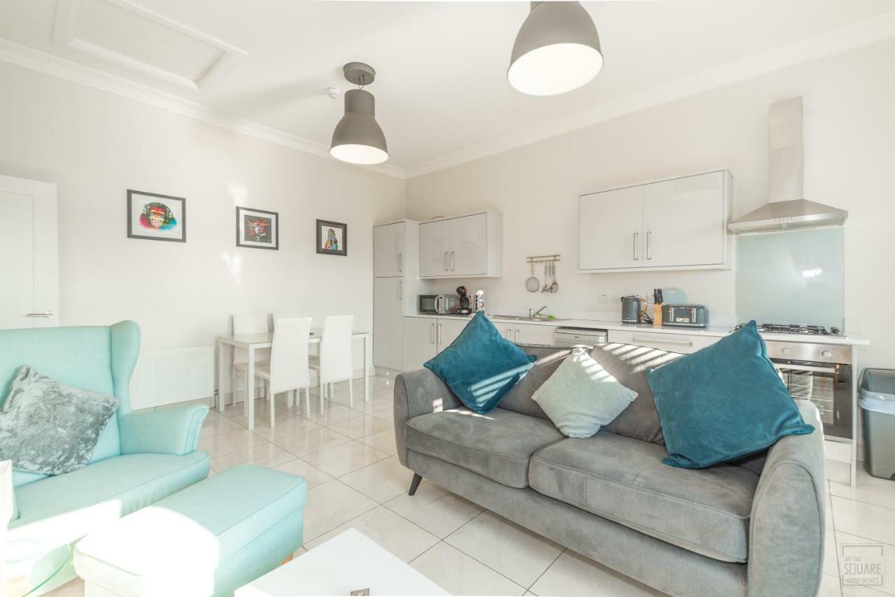 Off The Square Apartment *