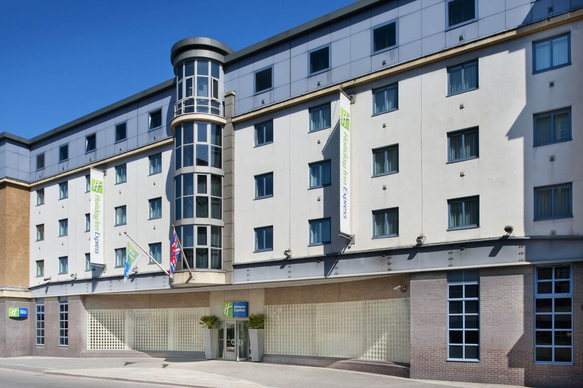 Hotel Express - - By Ihg