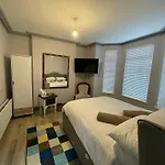 The Corner House. Derry City. 3 Bed, Sleeps 6.