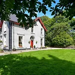 Fountain Hill House