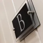 Violet Suite Apartments