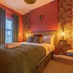 Violet Suite Apartments