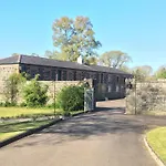 Courtyard Cottages At Ballyscullion Park
