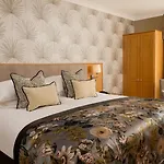 Everglades Hotel