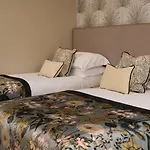Everglades Hotel