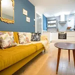 Bishop\'S Gate Hotel
