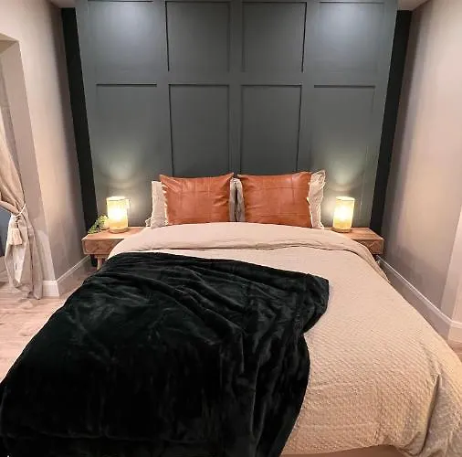 Chambers Rise - City Centre Stays