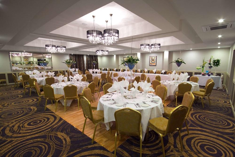 Western White Horse Hotel 4*
