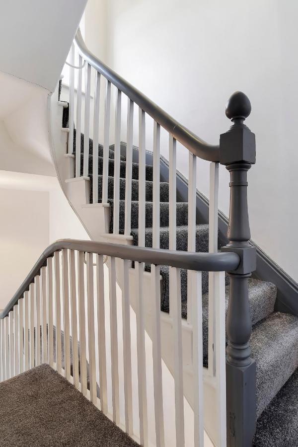 Magee Town House 'sleeping 8 Guests' Londonderry
