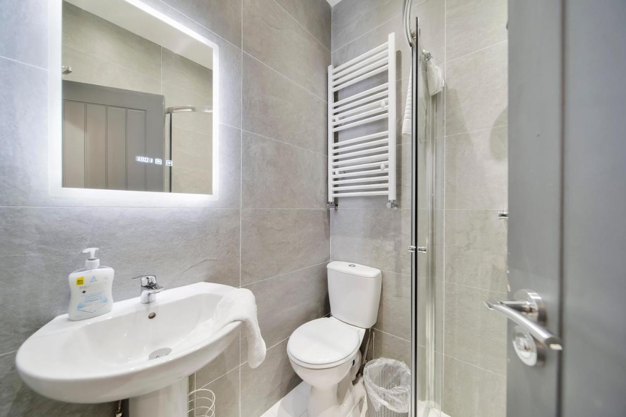 Magee Town House 'sleeping 8 Guests' Londonderry