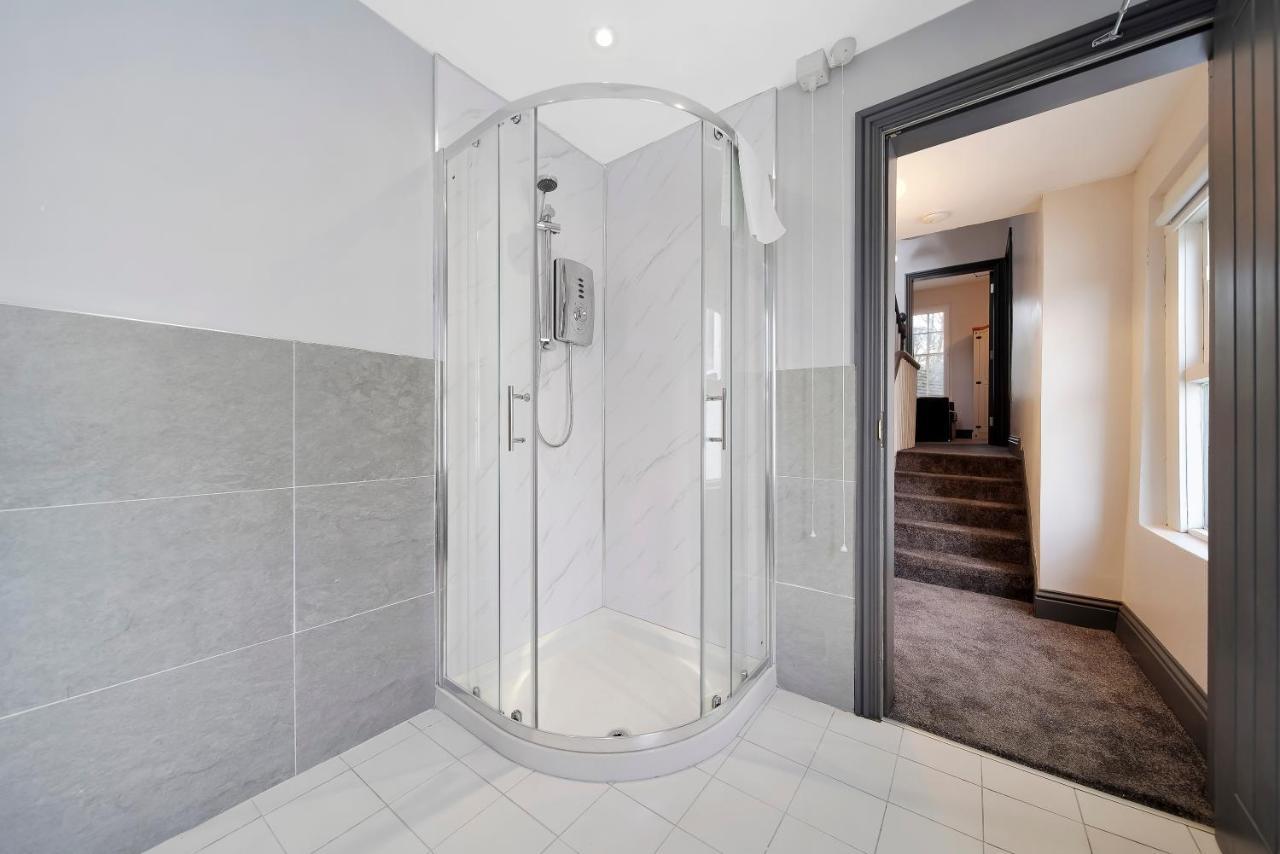 Villa Magee Town House 'sleeping 8 Guests' Londonderry