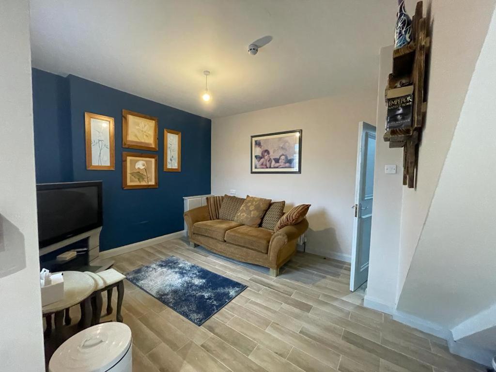 Holiday home The Corner House. City. 3 Bed, Sleeps 6.