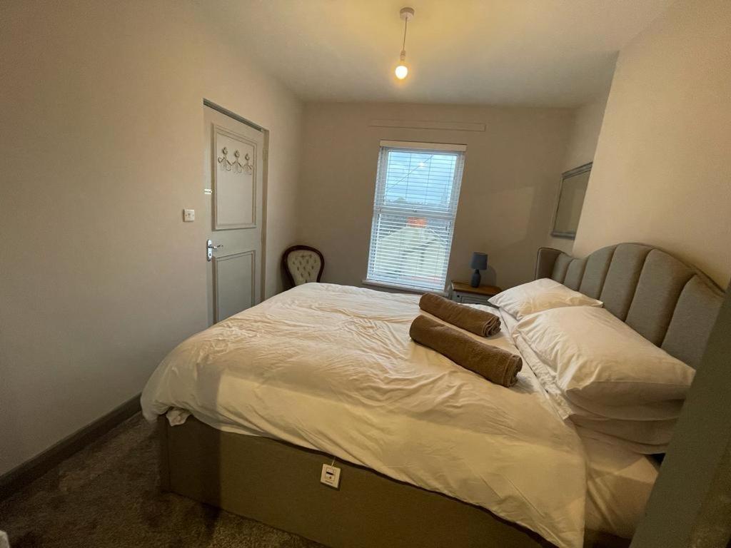 The Corner House. City. 3 Bed, Sleeps 6.