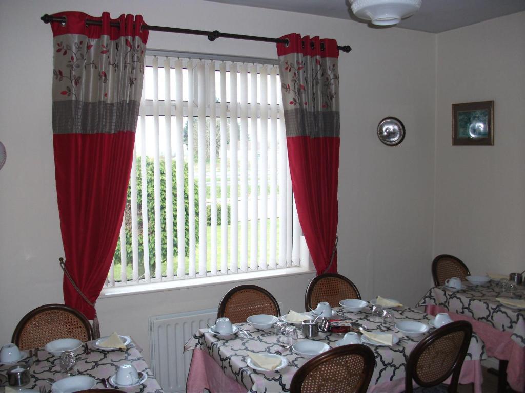 Motel Banks Of The Faughan 2*