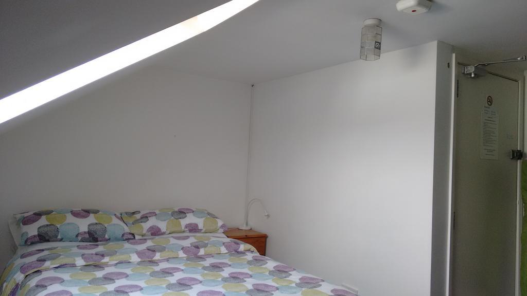 Fairman House Backpackers Bed & Breakfast 2*