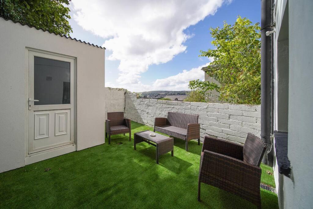 Hilltop View 'sleeping 5 Guests' *