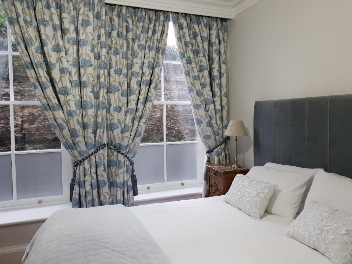 Hotel Bishop's Gate 5*
