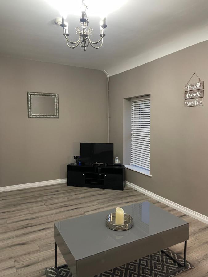 Heights View Apartment *