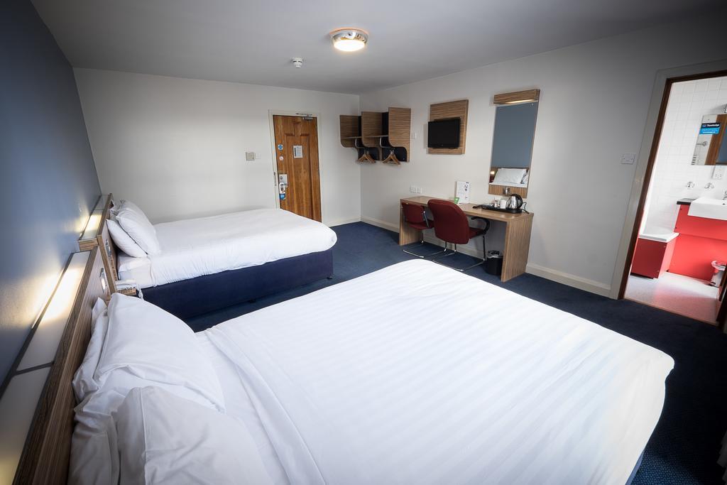 Travelodge 3*