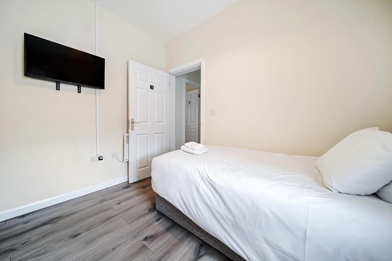 Carlisle 'sleeping 6 Guests'