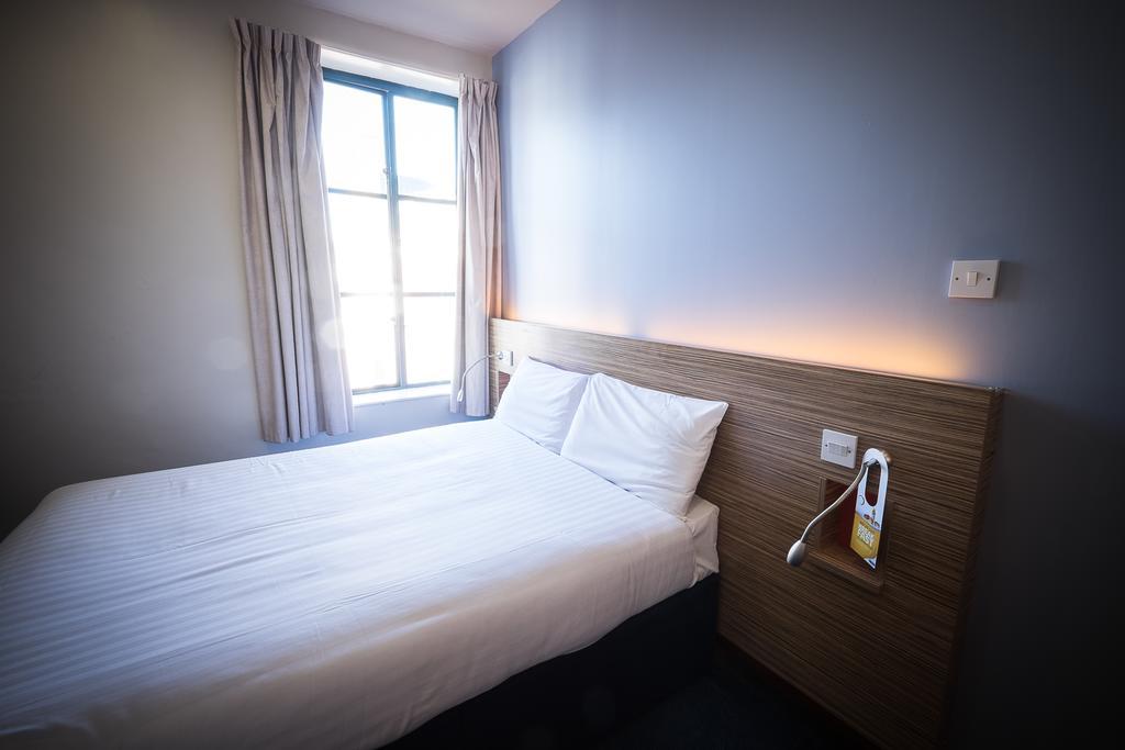 Travelodge 3*