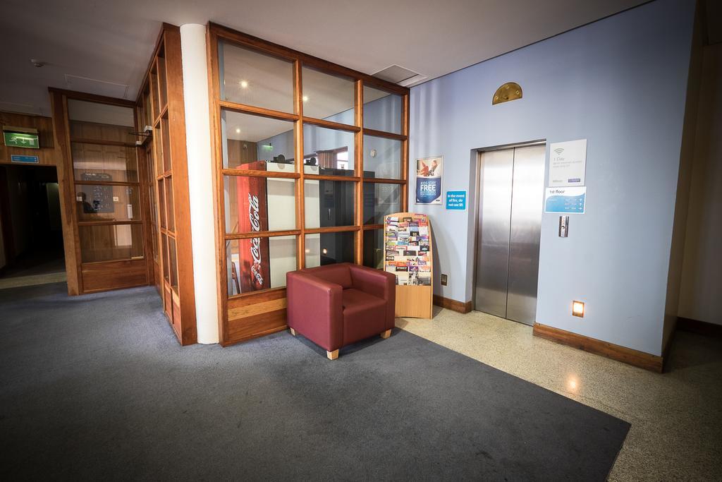 Travelodge Hotel 3*