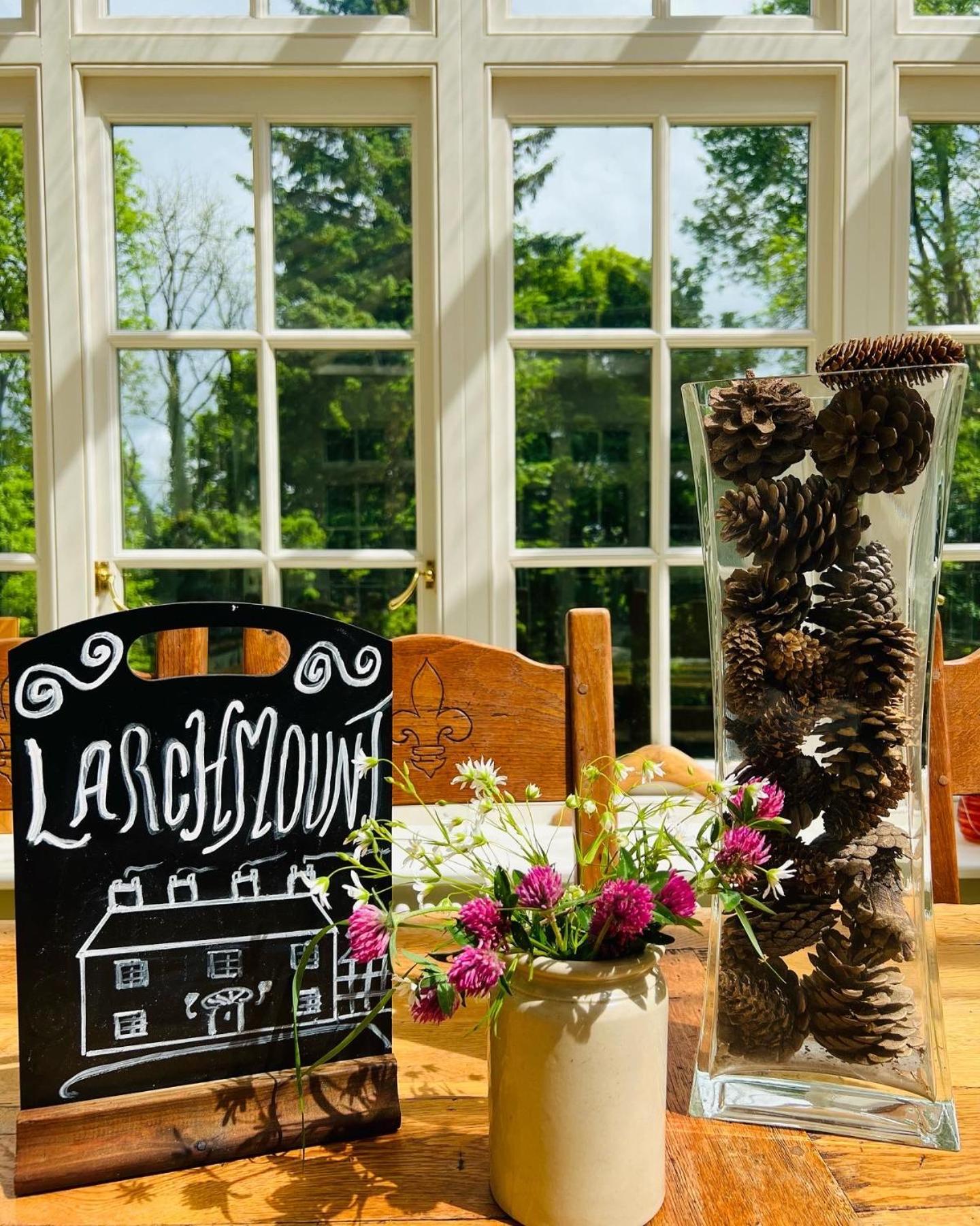 Larchmount House