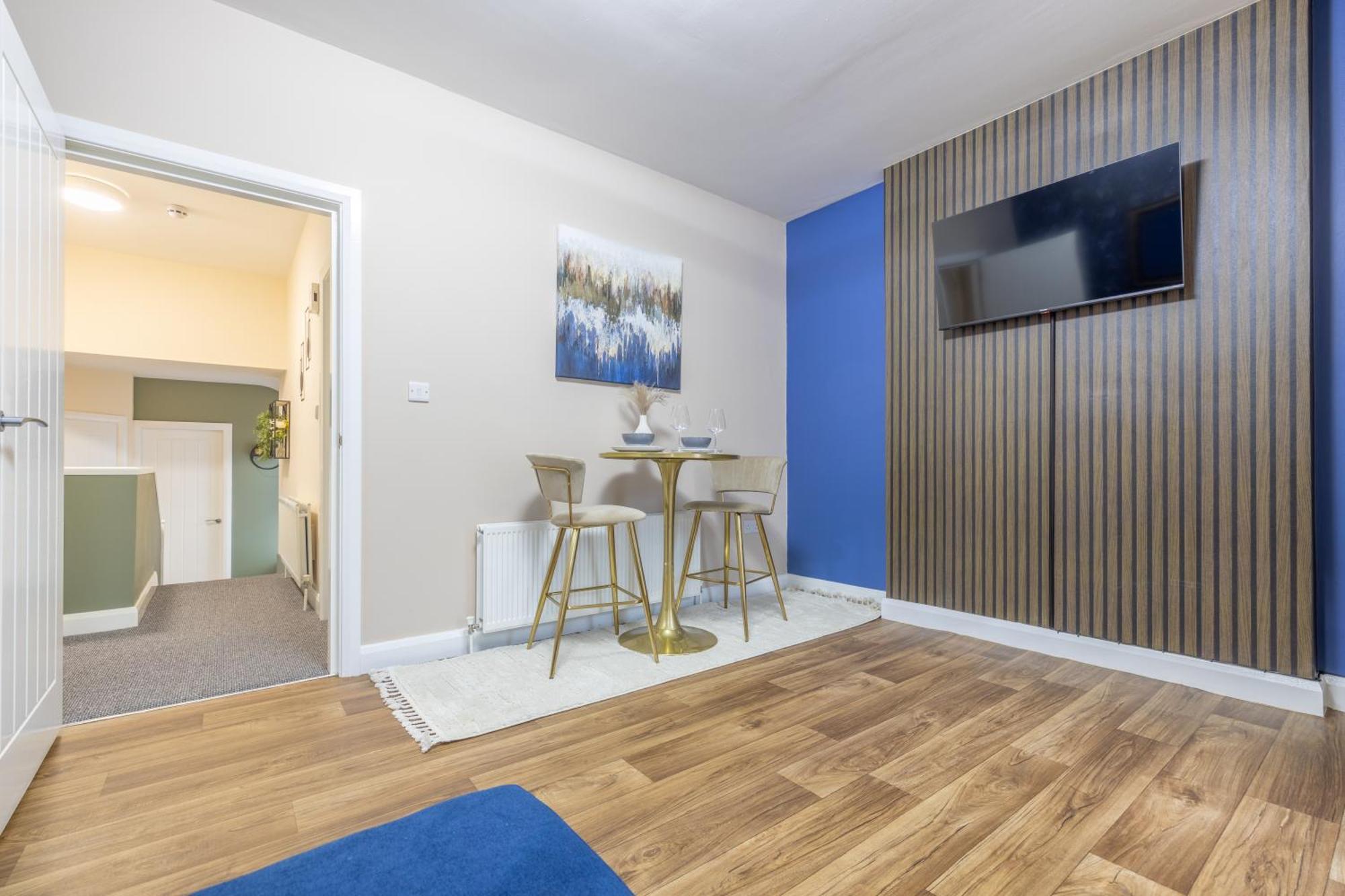 Violet Apartment