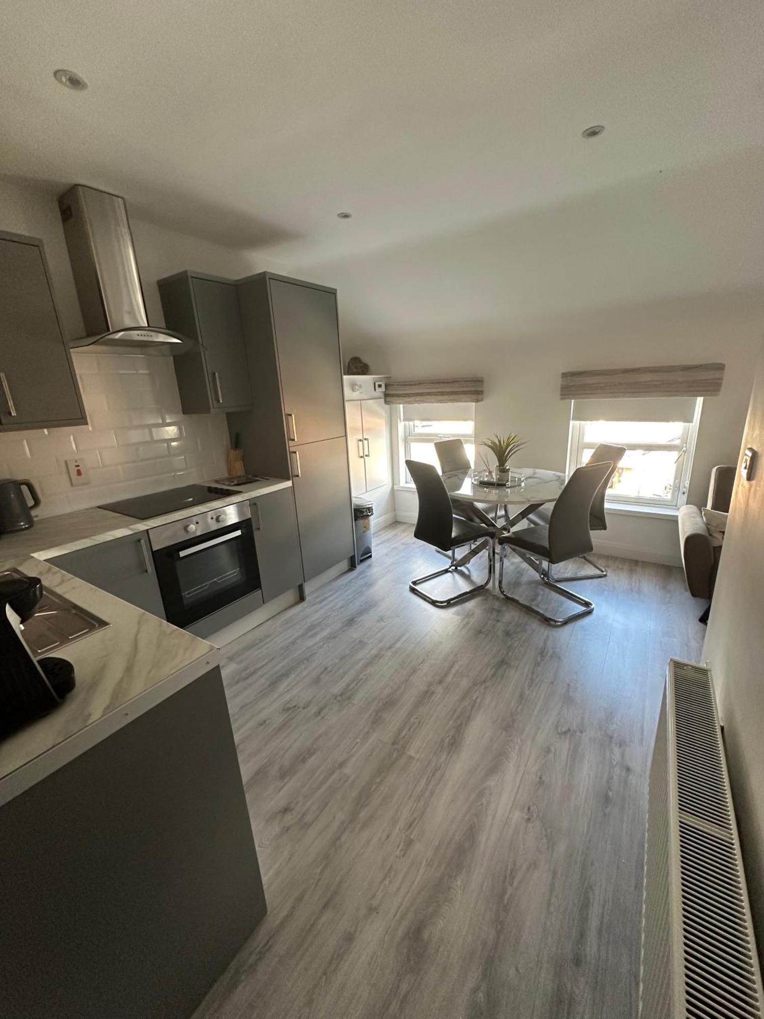 Westland - Stylish, Modern, Elegant, A Apartment