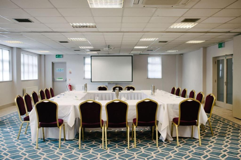 Waterfoot Hotel