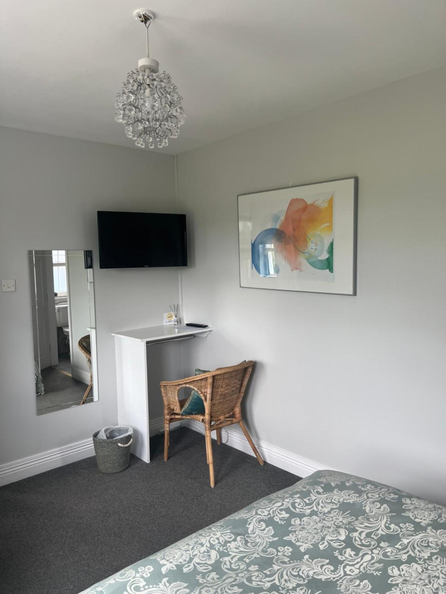 Bed & Breakfast Five Oaks 3*