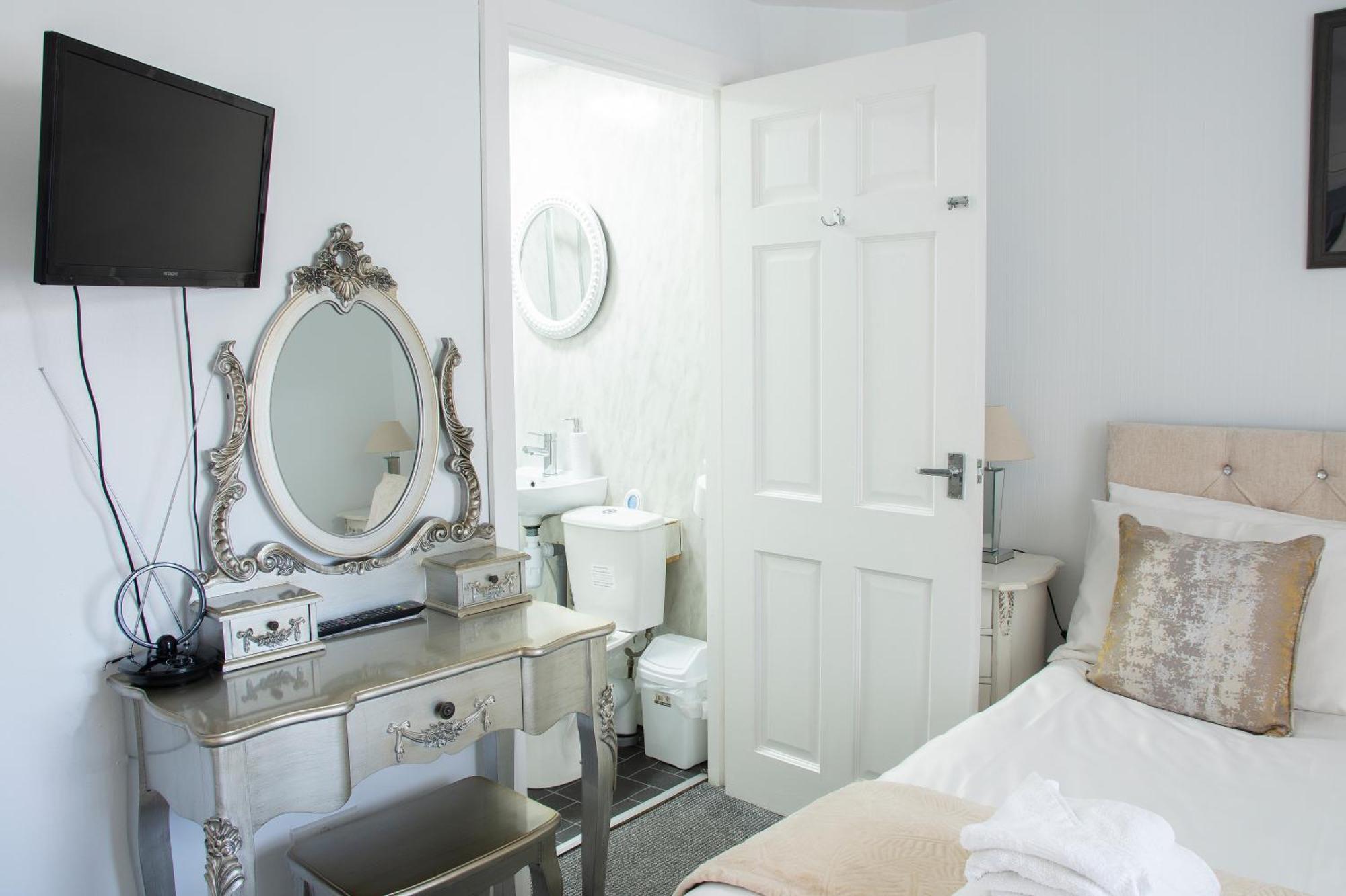 Bishopsgate Bed & Breakfast *