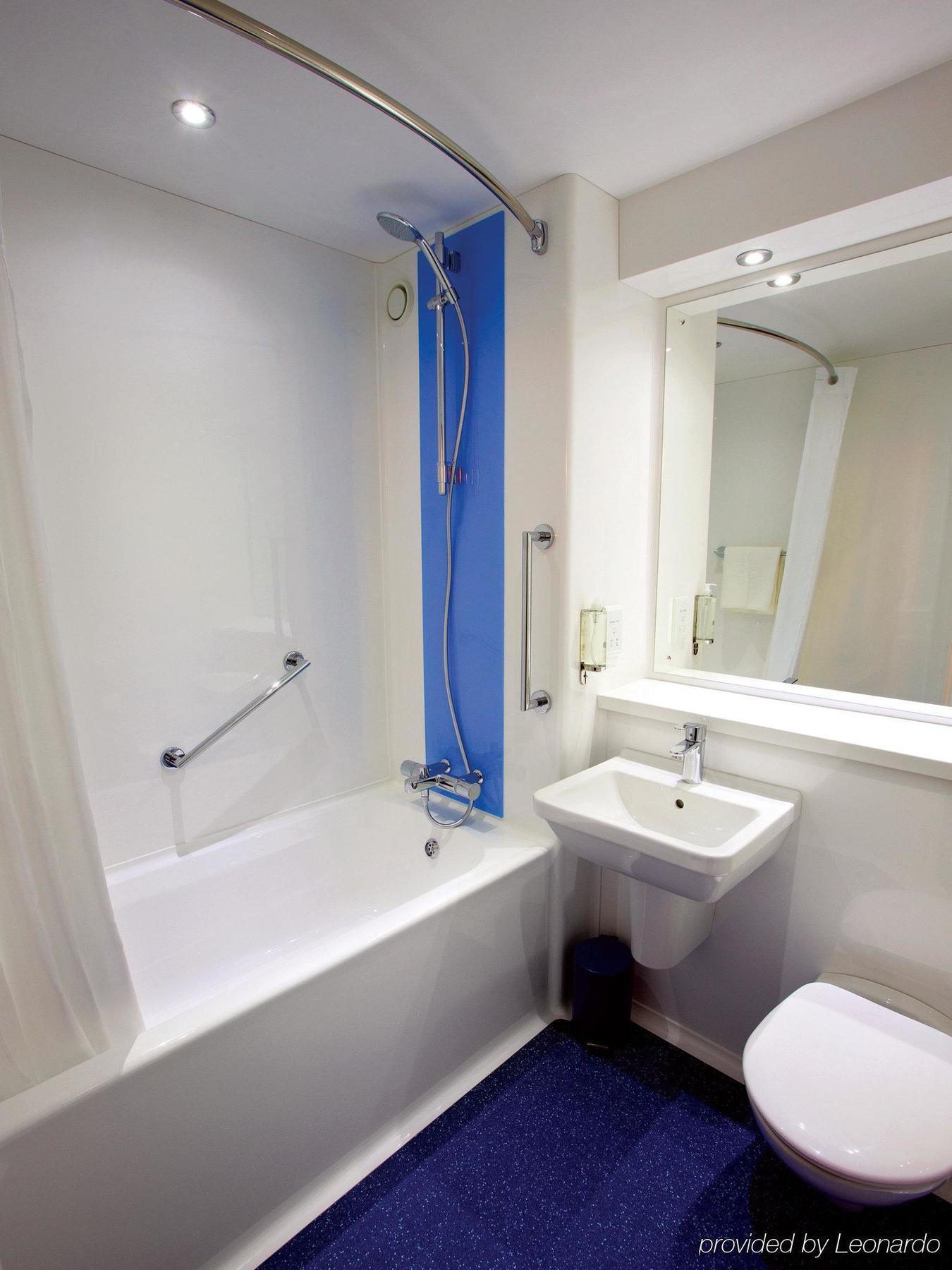 Travelodge 3*