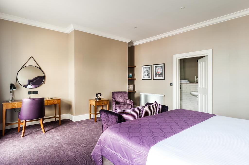 Hotel Bishop's Gate 5*