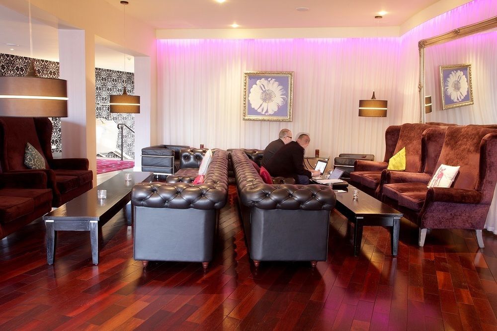 Waterfoot Hotel