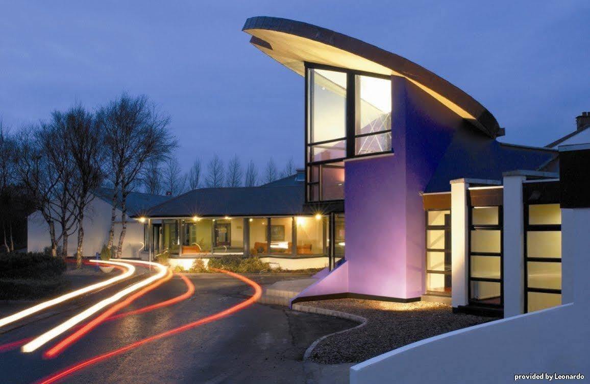 Western White Horse Hotel 4*