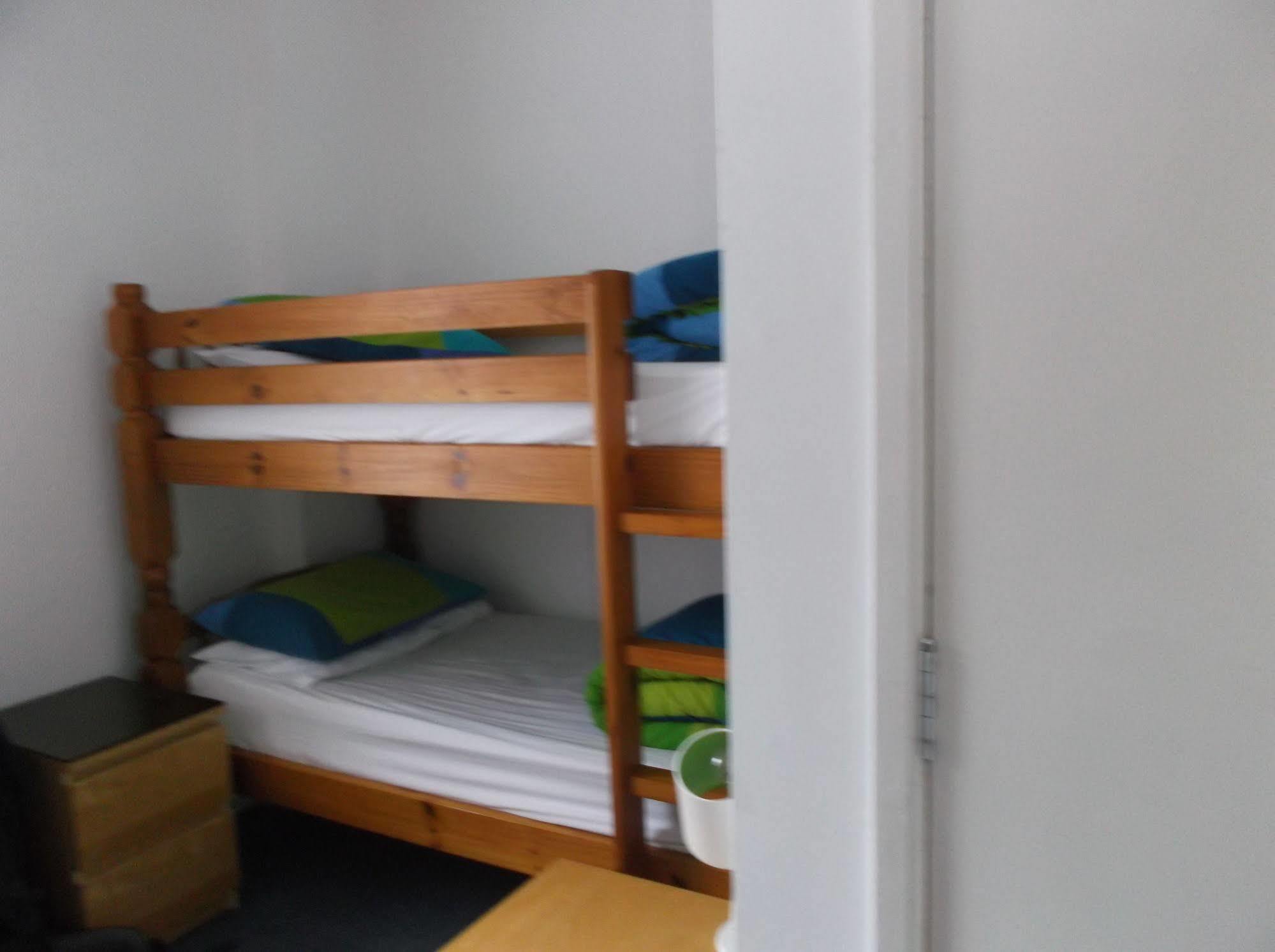 Fairman House Backpackers Bed & Breakfast Londonderry