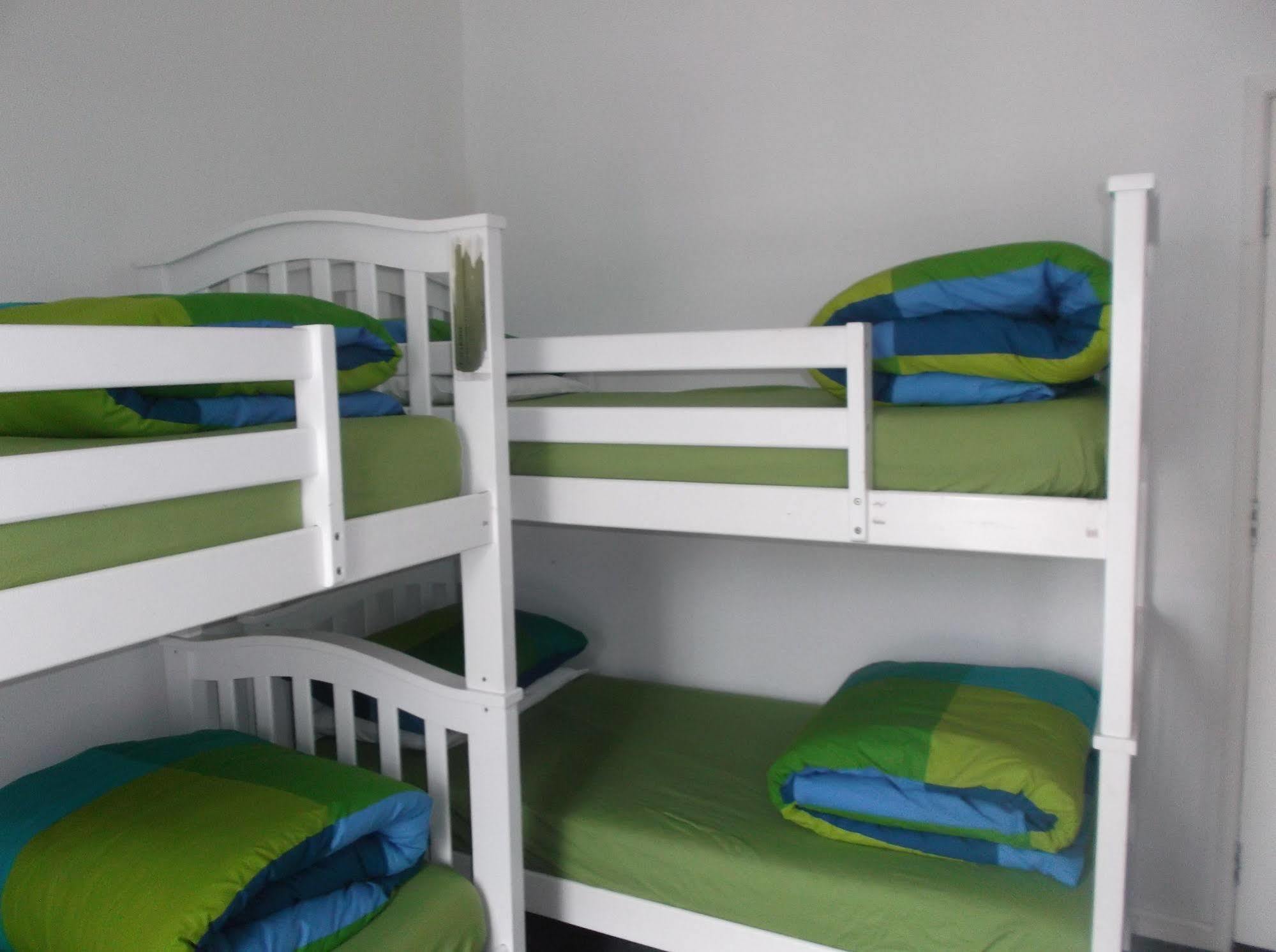 Fairman House Backpackers Bed & Breakfast