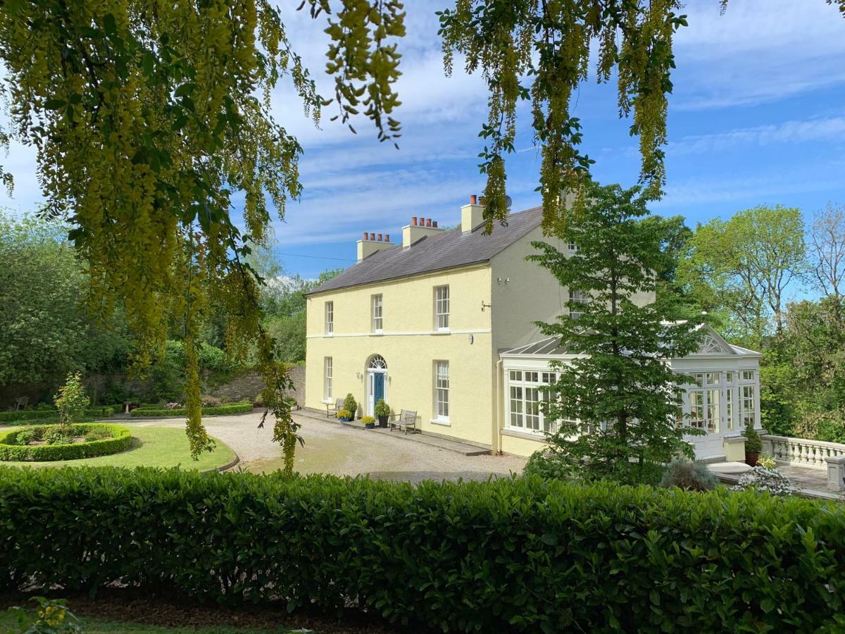 Larchmount House * Londonderry
