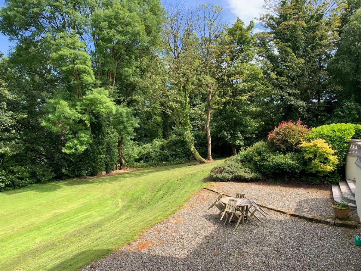 Larchmount House * Londonderry