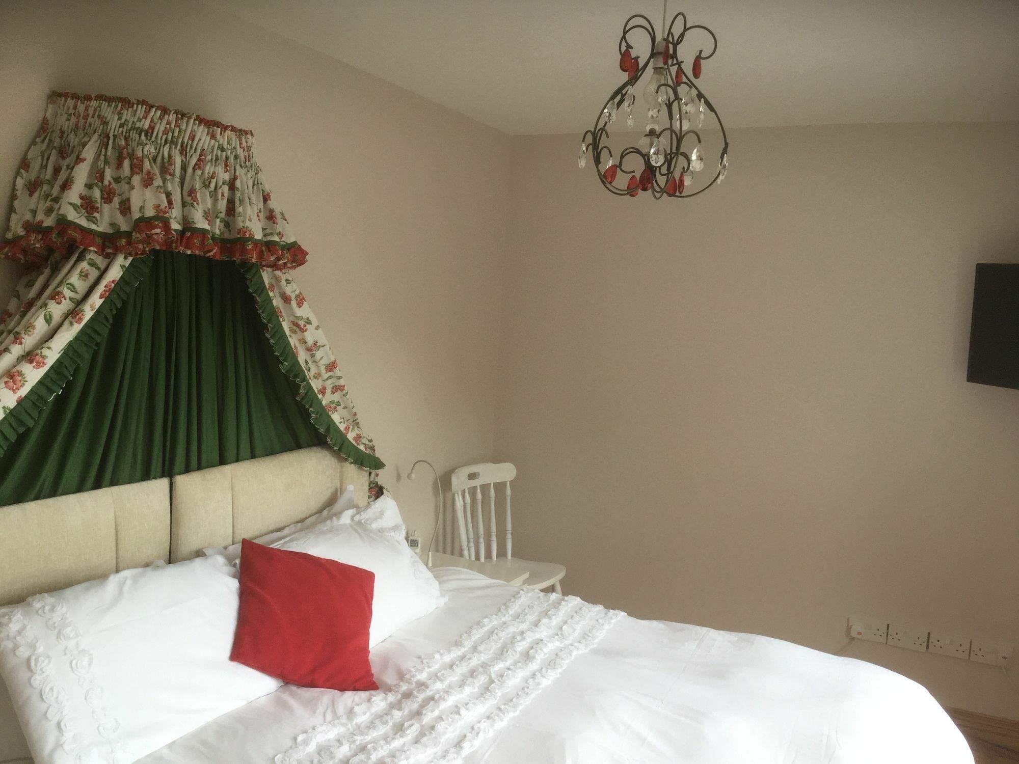 Five Oaks Londonderry
