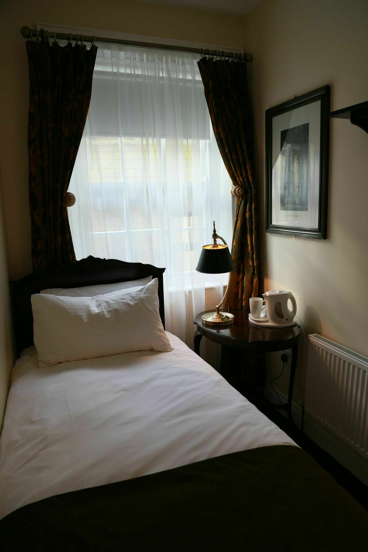 Number 8 The Townhouse 3* Londonderry